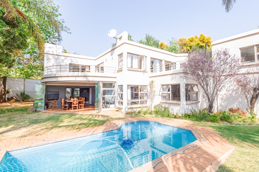 To Let 4 Bedroom Property for Rent in Silver Lakes Golf Estate Gauteng