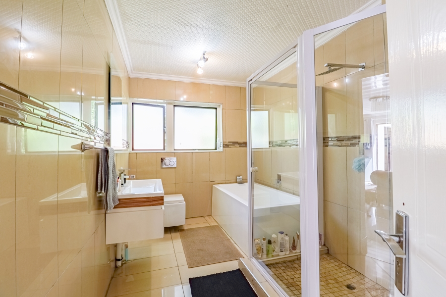 To Let 4 Bedroom Property for Rent in Silver Lakes Golf Estate Gauteng