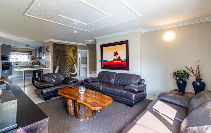 To Let 4 Bedroom Property for Rent in Silver Lakes Golf Estate Gauteng
