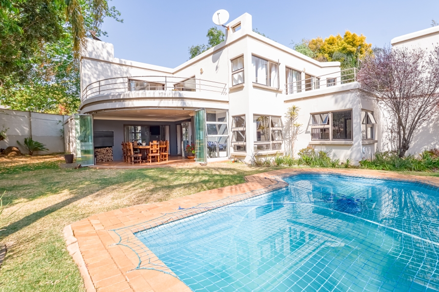 To Let 4 Bedroom Property for Rent in Silver Lakes Golf Estate Gauteng