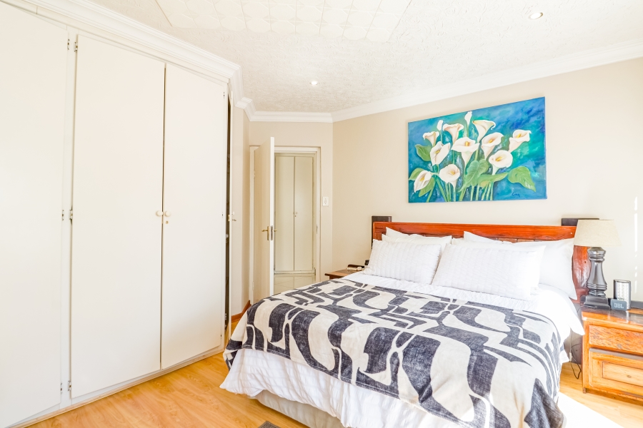 To Let 4 Bedroom Property for Rent in Silver Lakes Golf Estate Gauteng