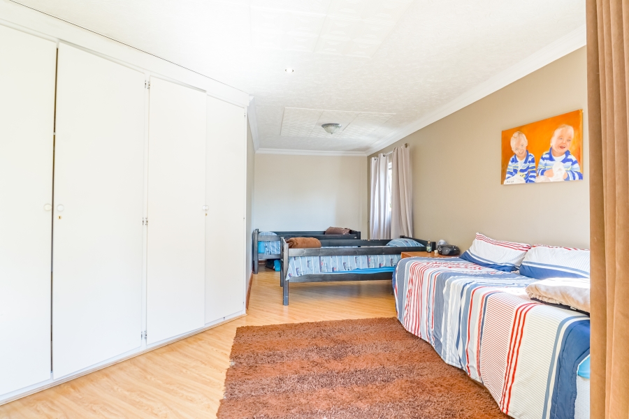 To Let 4 Bedroom Property for Rent in Silver Lakes Golf Estate Gauteng