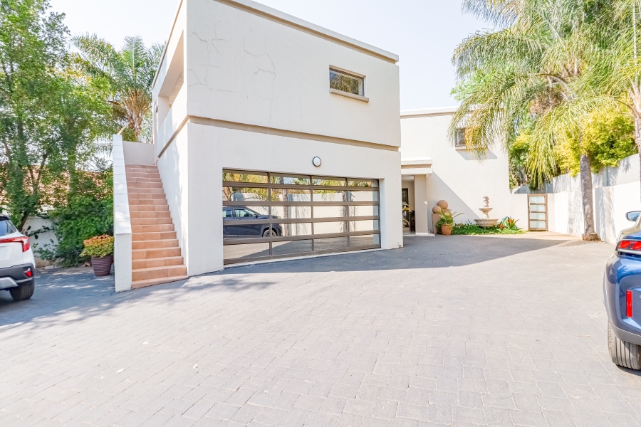 To Let 4 Bedroom Property for Rent in Silver Lakes Golf Estate Gauteng