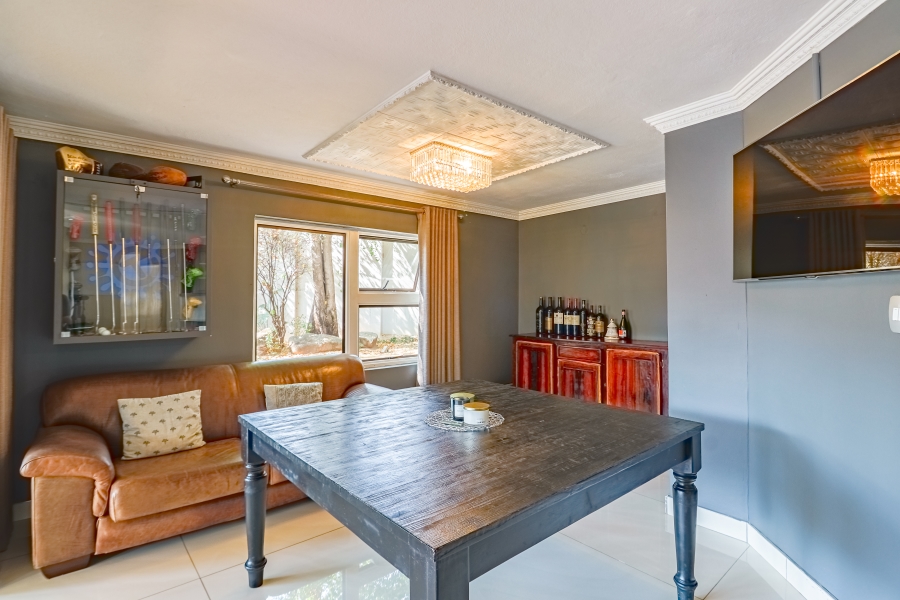 To Let 4 Bedroom Property for Rent in Silver Lakes Golf Estate Gauteng