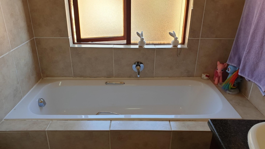 3 Bedroom Property for Sale in Willowbrook Gauteng
