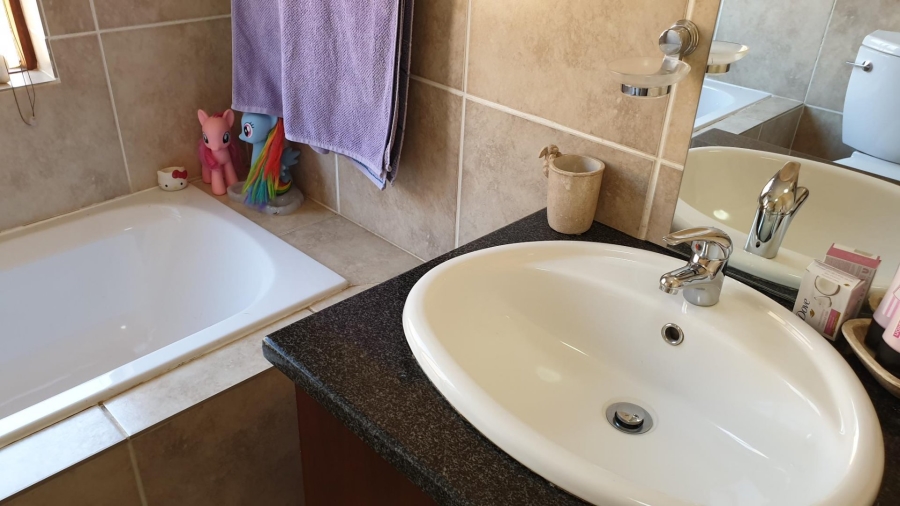 3 Bedroom Property for Sale in Willowbrook Gauteng