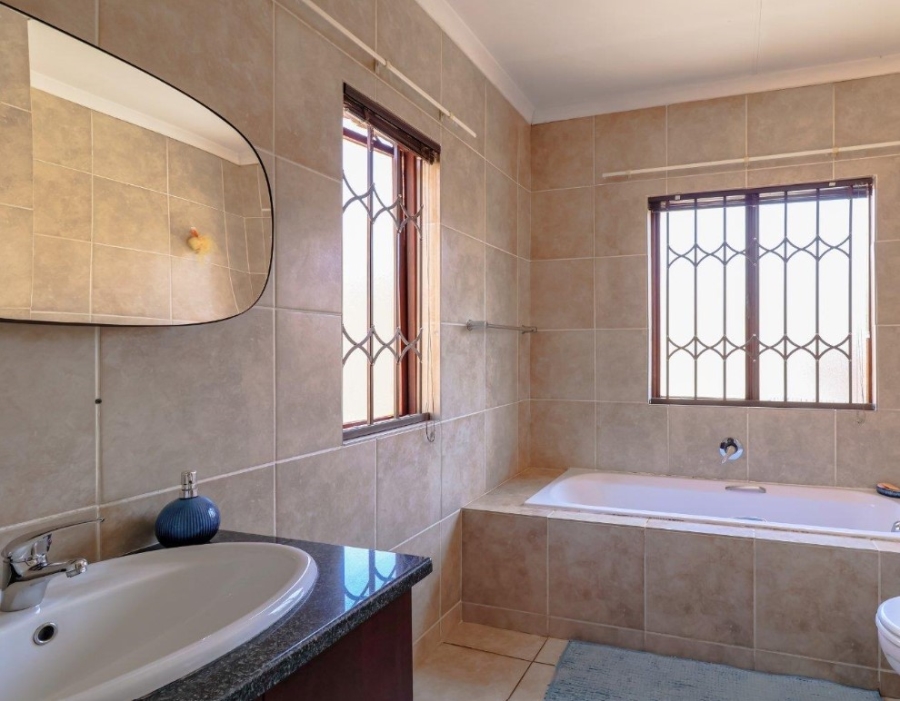 3 Bedroom Property for Sale in Willowbrook Gauteng