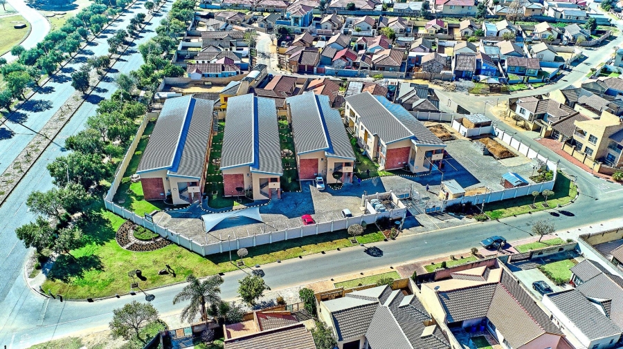 Commercial Property for Sale in Ormonde View Gauteng