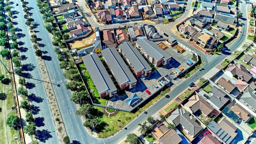Commercial Property for Sale in Ormonde View Gauteng
