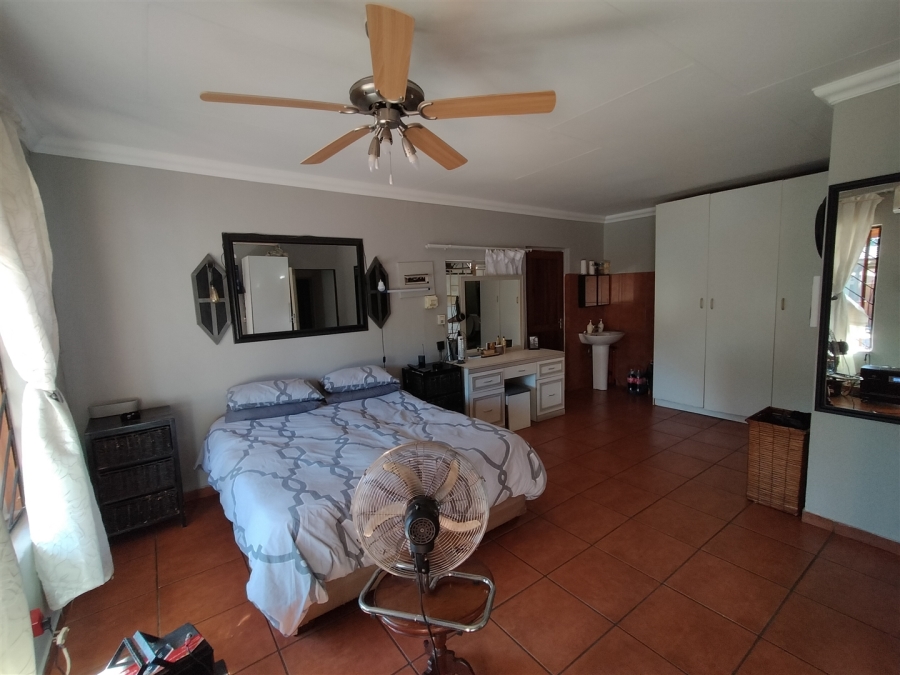 9 Bedroom Property for Sale in Pretoria North Gauteng