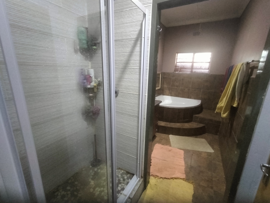 4 Bedroom Property for Sale in Pretoria North Gauteng