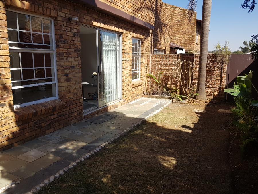 To Let 3 Bedroom Property for Rent in Mayfield Park Gauteng