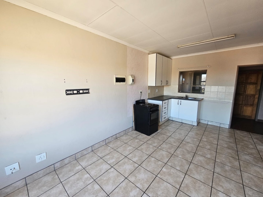 1 Bedroom Property for Sale in Vanderbijlpark CW 5 Gauteng