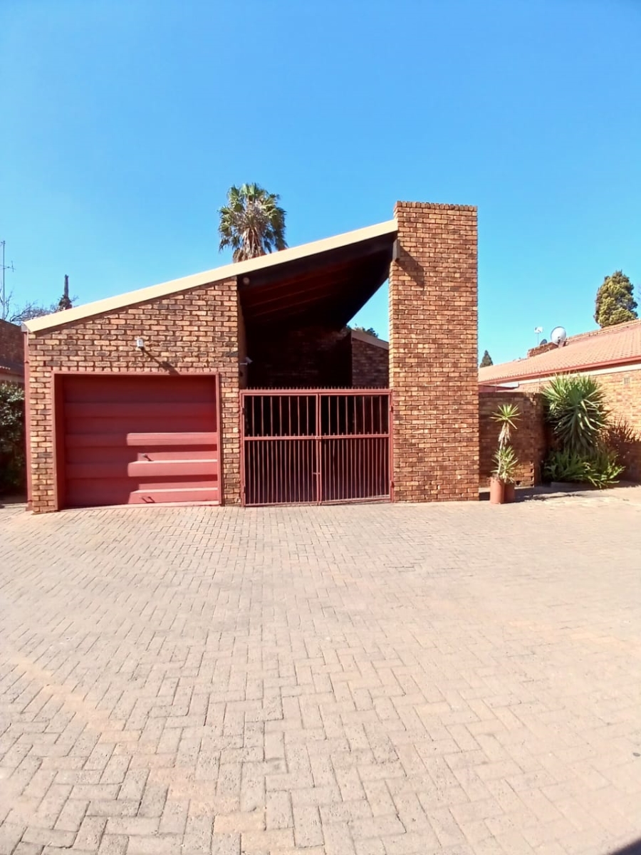 3 Bedroom Property for Sale in Vanderbijlpark CW 3 Gauteng