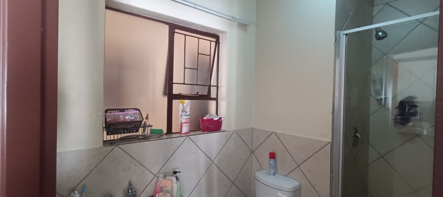 1 Bedroom Property for Sale in Vanderbijlpark CW 5 Gauteng