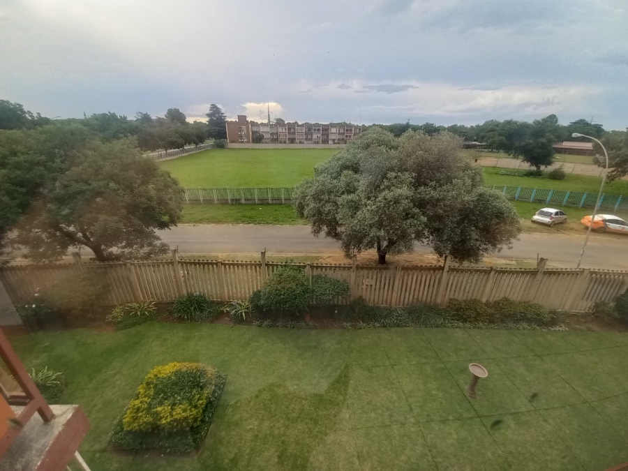 2 Bedroom Property for Sale in Vanderbijlpark CW 3 Gauteng