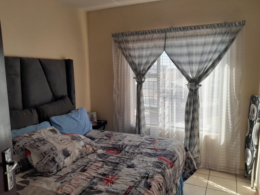 1 Bedroom Property for Sale in Vanderbijlpark CW 5 Gauteng