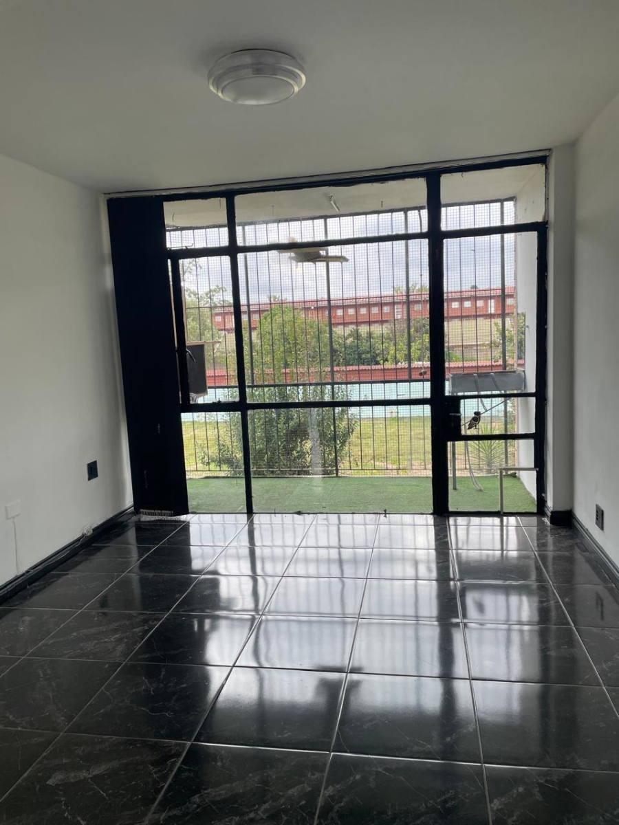2 Bedroom Property for Sale in Vanderbijlpark CW 3 Gauteng