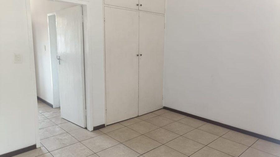 1 Bedroom Property for Sale in Vanderbijlpark CW 3 Gauteng