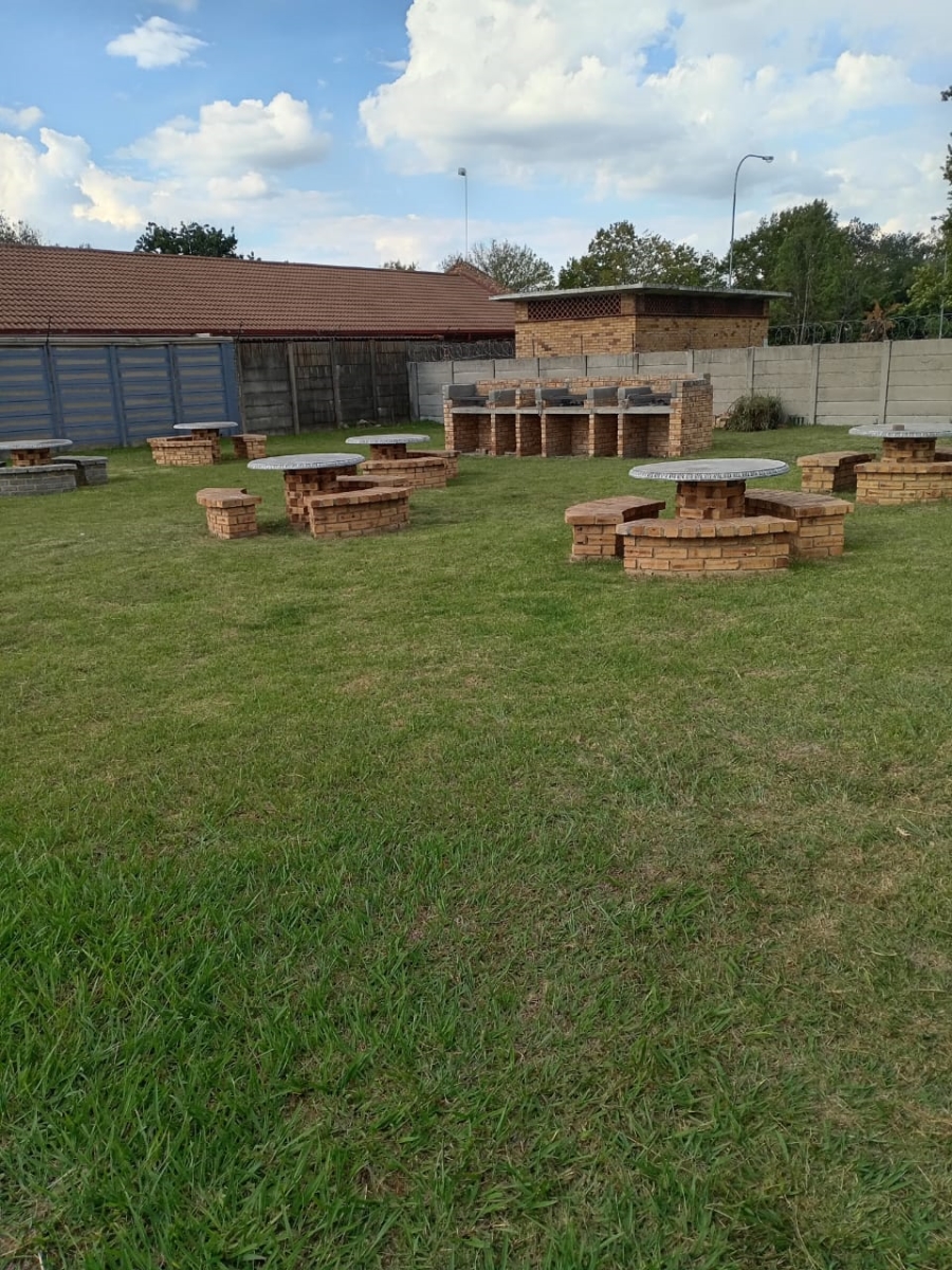 2 Bedroom Property for Sale in Vanderbijlpark CW 3 Gauteng