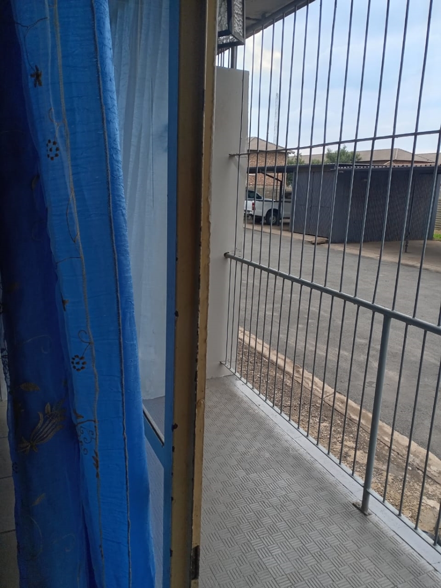 2 Bedroom Property for Sale in Vanderbijlpark CW 3 Gauteng