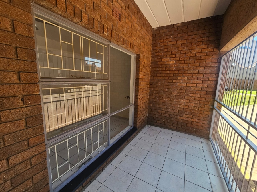 2 Bedroom Property for Sale in Vanderbijlpark CE 3 Gauteng