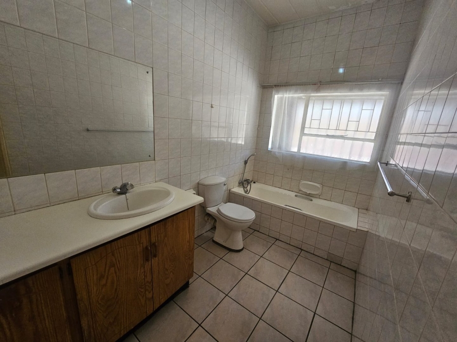 2 Bedroom Property for Sale in Vanderbijlpark CE 3 Gauteng