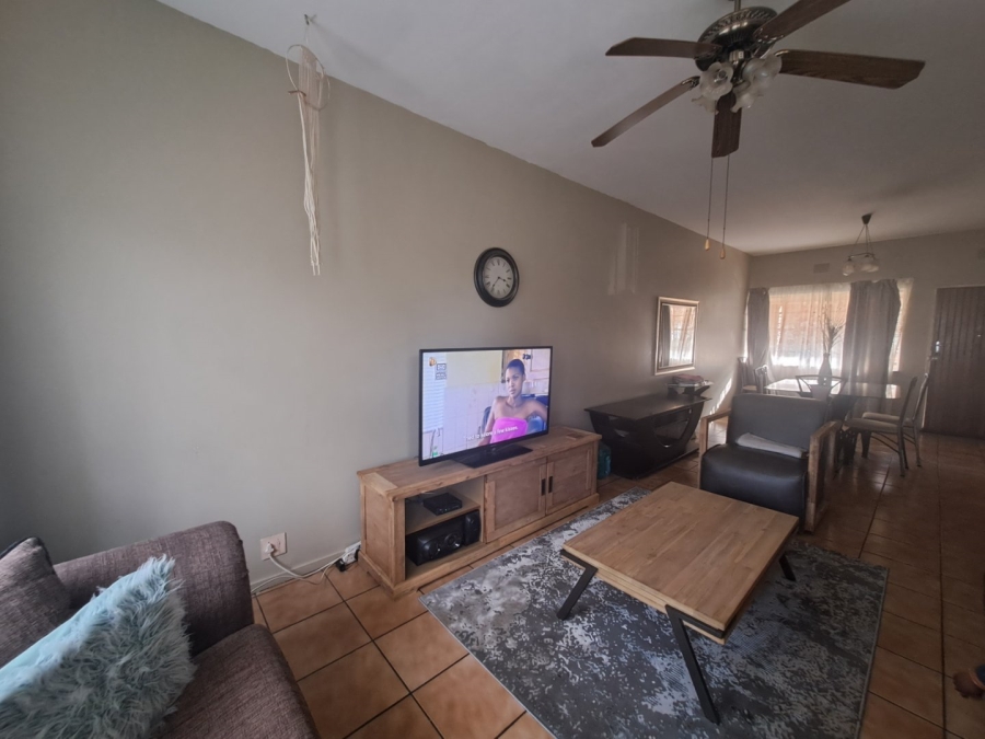 2 Bedroom Property for Sale in Vanderbijlpark CW 3 Gauteng