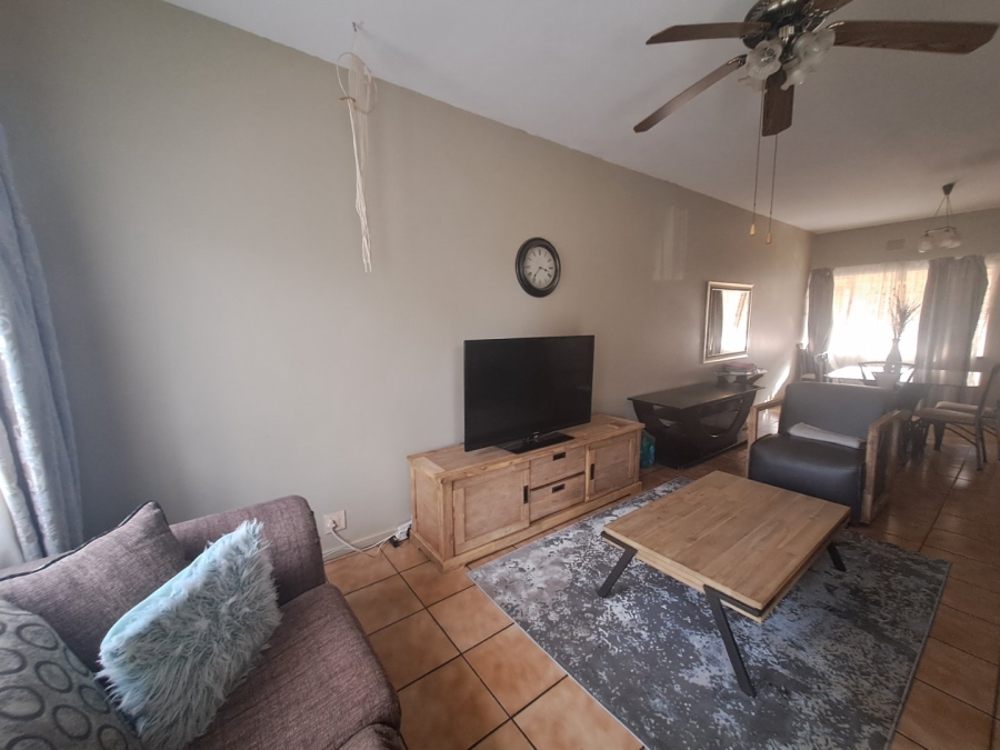 2 Bedroom Property for Sale in Vanderbijlpark CW 3 Gauteng