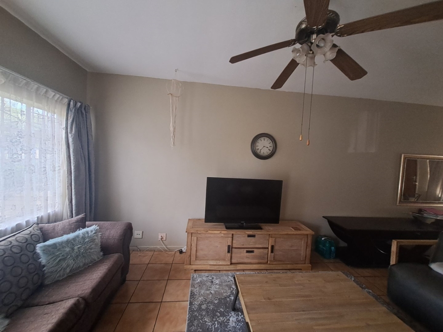 2 Bedroom Property for Sale in Vanderbijlpark CW 3 Gauteng