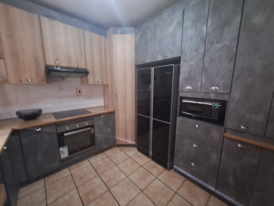 2 Bedroom Property for Sale in Vanderbijlpark CW 3 Gauteng