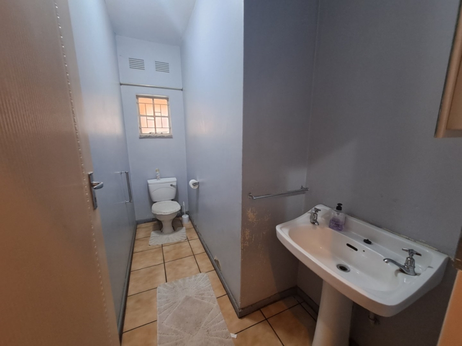 2 Bedroom Property for Sale in Vanderbijlpark CW 3 Gauteng