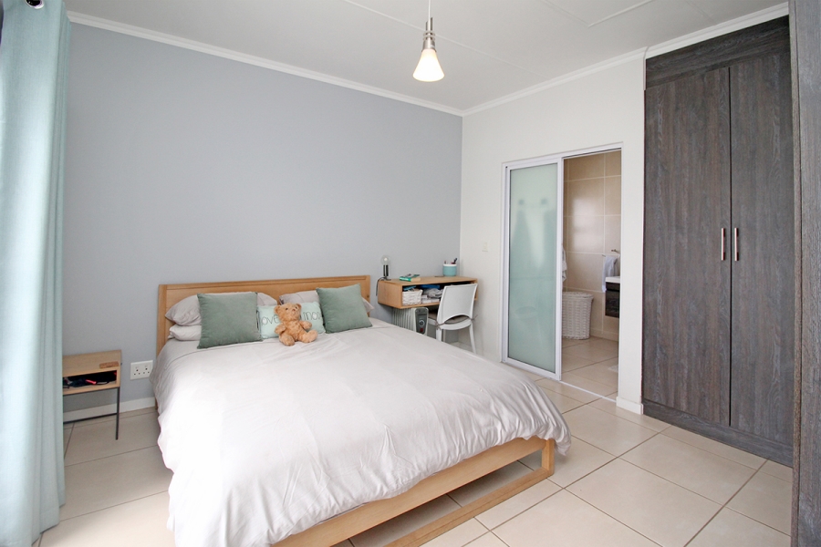 To Let 1 Bedroom Property for Rent in Greenstone Hill Gauteng