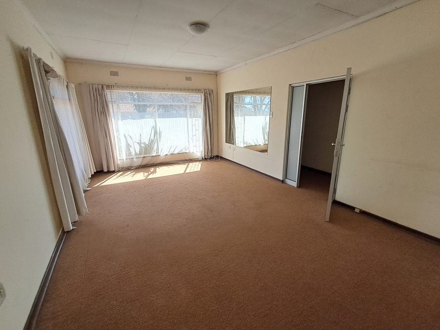 To Let 3 Bedroom Property for Rent in Flora Gardens Gauteng