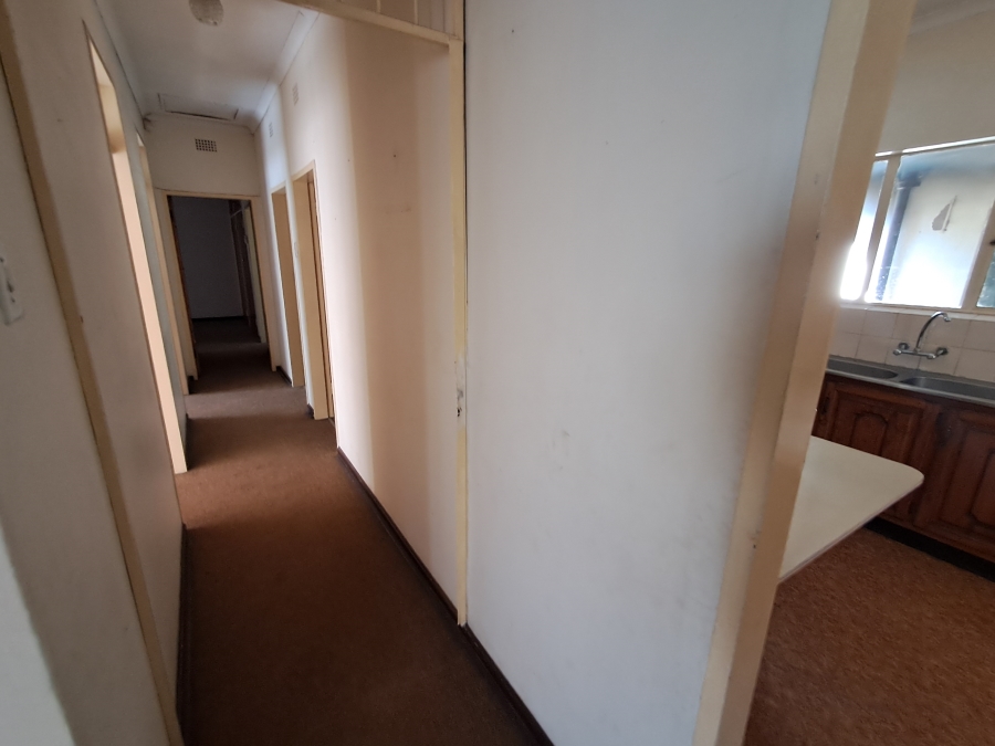 To Let 3 Bedroom Property for Rent in Flora Gardens Gauteng