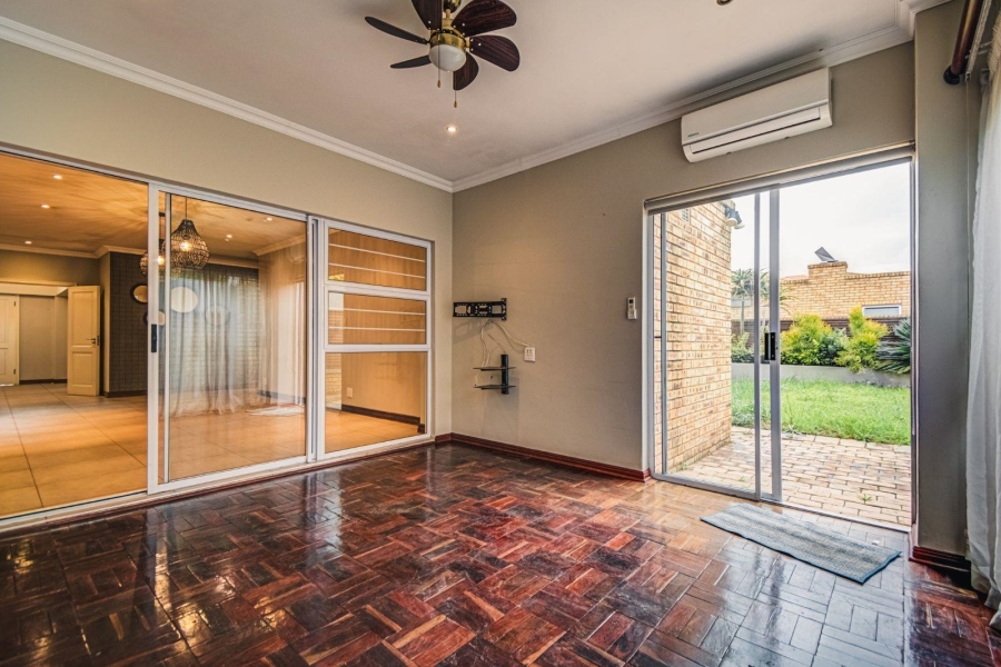 3 Bedroom Property for Sale in Bardene Gauteng