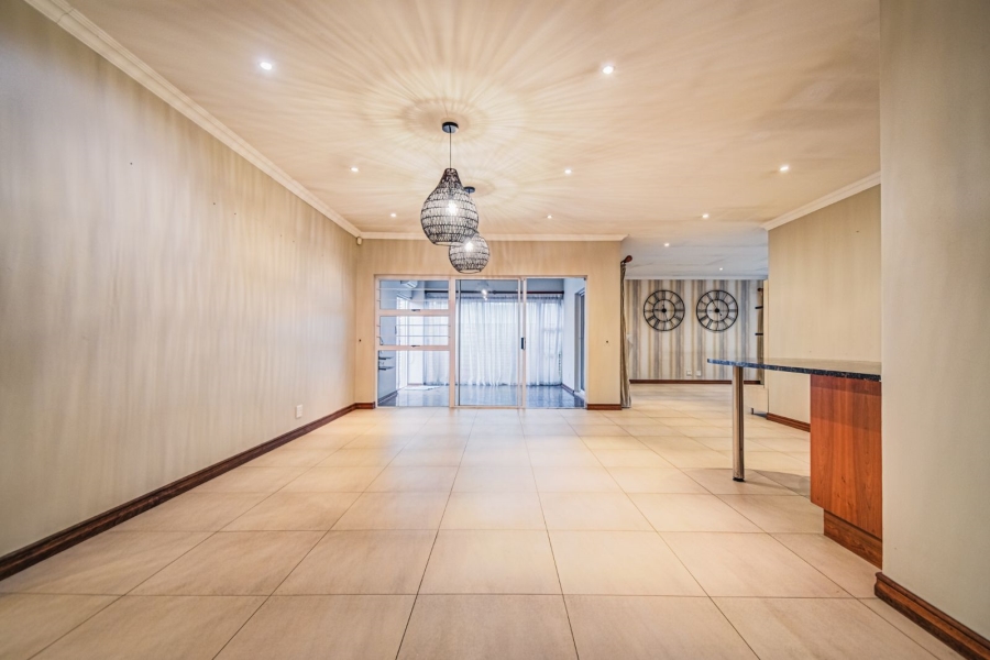3 Bedroom Property for Sale in Bardene Gauteng