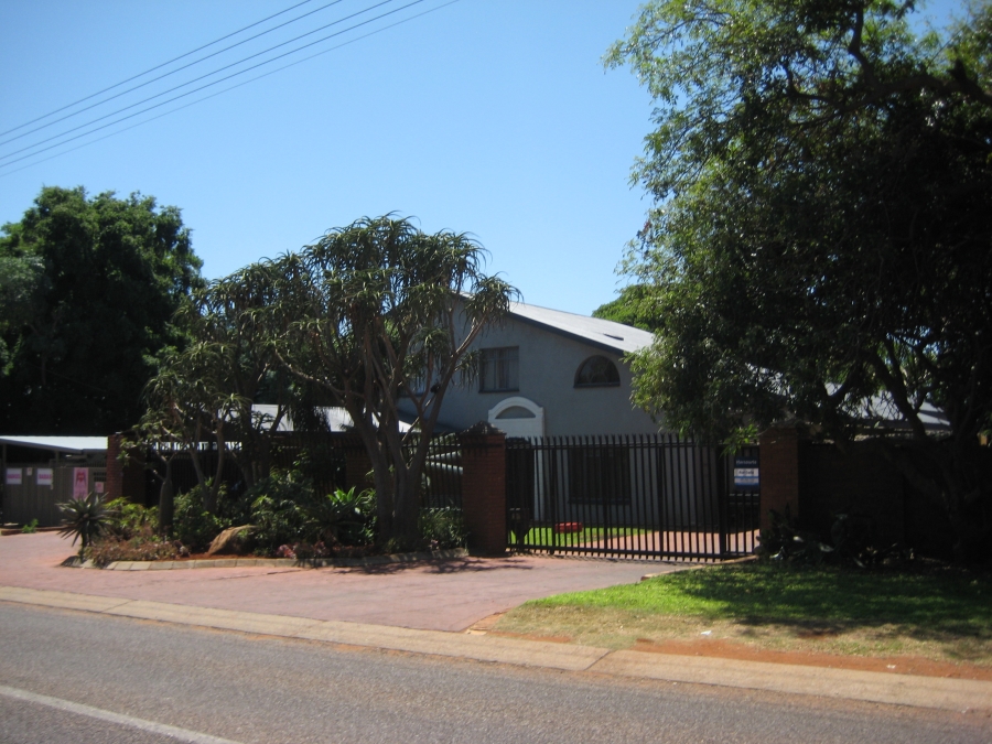 4 Bedroom Property for Sale in Sinoville Gauteng