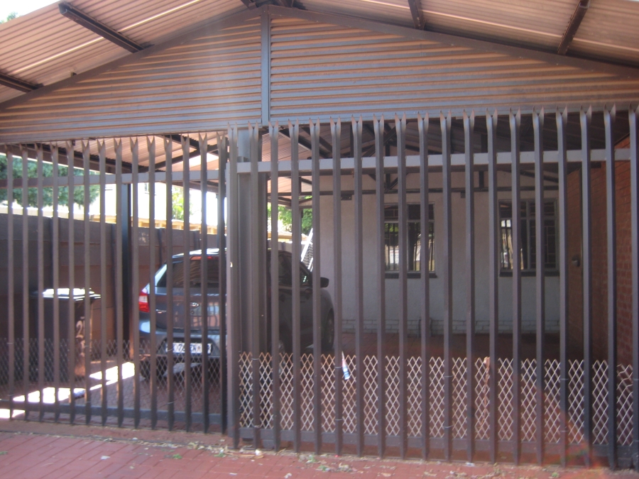 4 Bedroom Property for Sale in Sinoville Gauteng