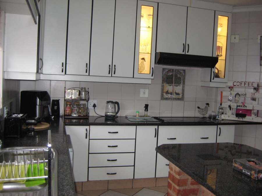 4 Bedroom Property for Sale in Sinoville Gauteng