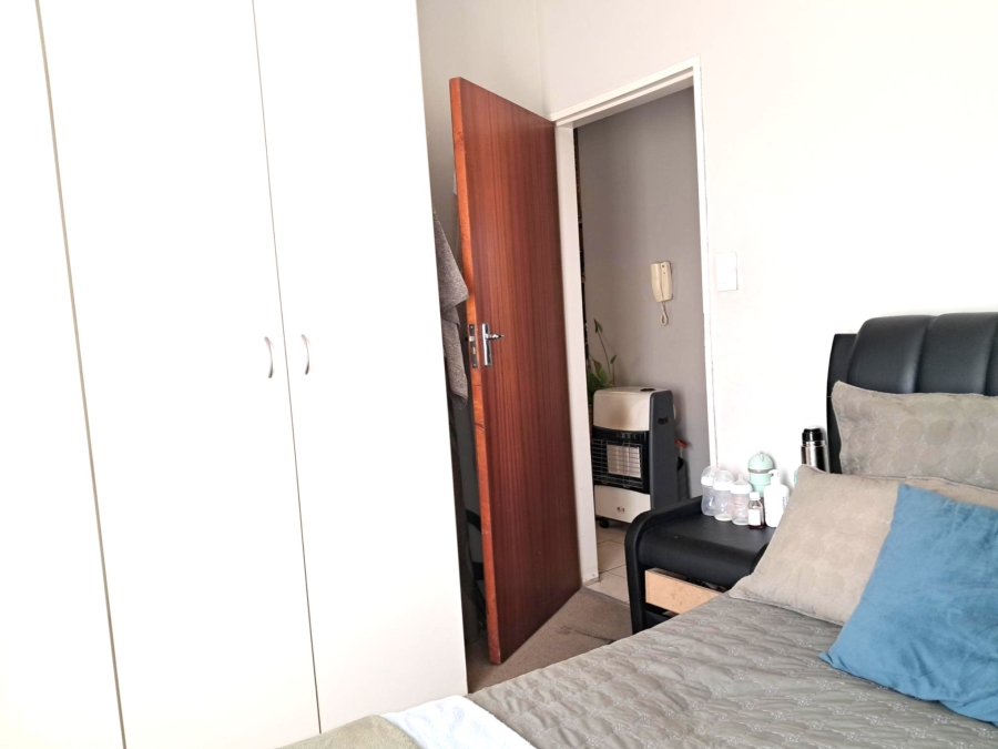 2 Bedroom Property for Sale in Discovery Gauteng