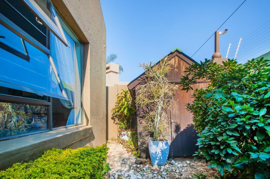 2 Bedroom Property for Sale in North Riding Gauteng