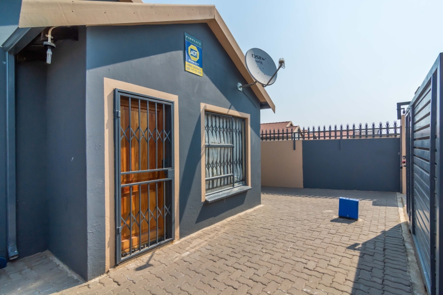 3 Bedroom Property for Sale in Fleurhof Gauteng