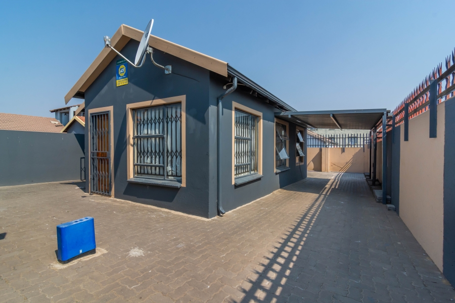 3 Bedroom Property for Sale in Fleurhof Gauteng