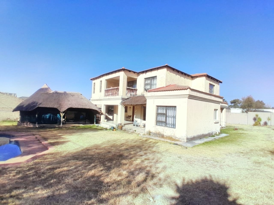 To Let 5 Bedroom Property for Rent in Greenhills Ext 3 Gauteng