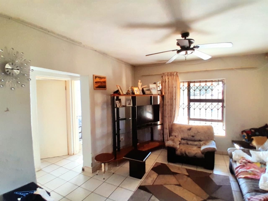 To Let 5 Bedroom Property for Rent in Greenhills Ext 3 Gauteng