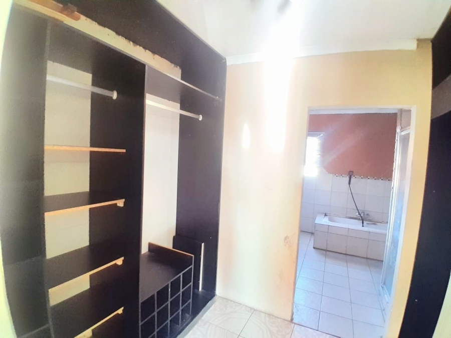 To Let 5 Bedroom Property for Rent in Greenhills Ext 3 Gauteng