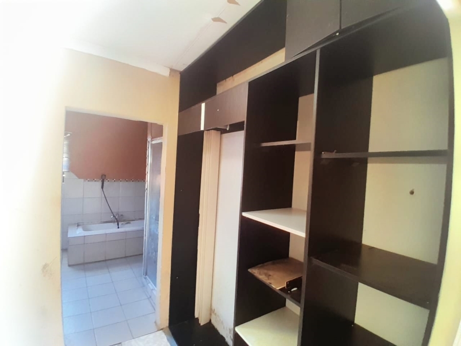 To Let 5 Bedroom Property for Rent in Greenhills Ext 3 Gauteng
