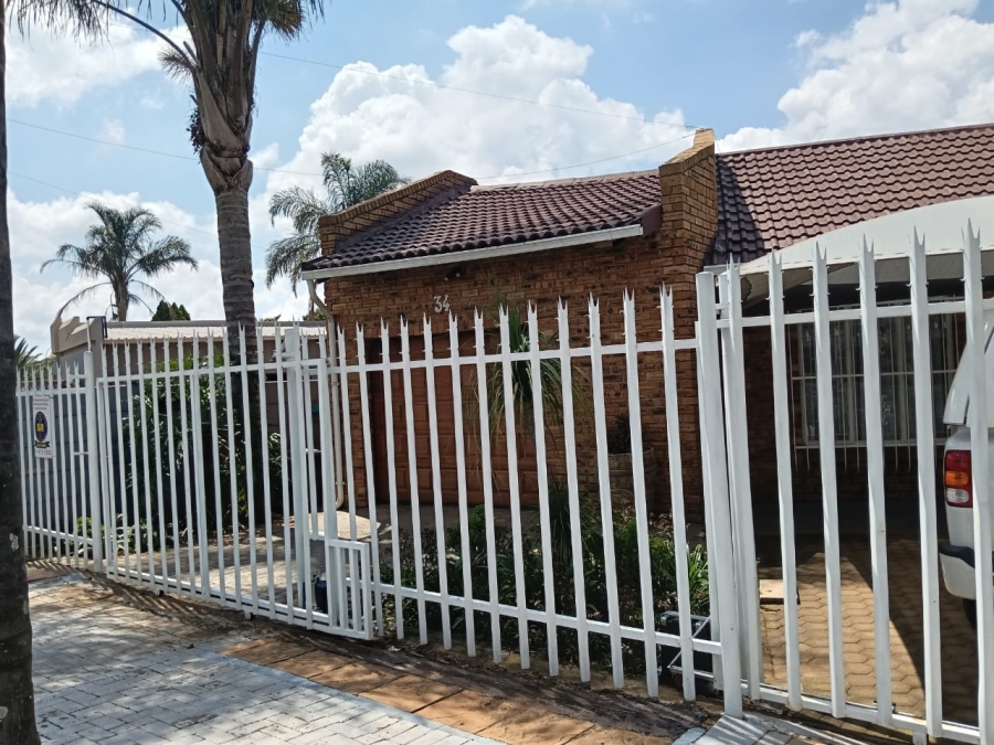 3 Bedroom Property for Sale in Randpoort Gauteng