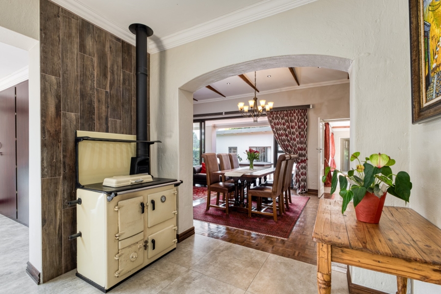 5 Bedroom Property for Sale in Victory Park Gauteng
